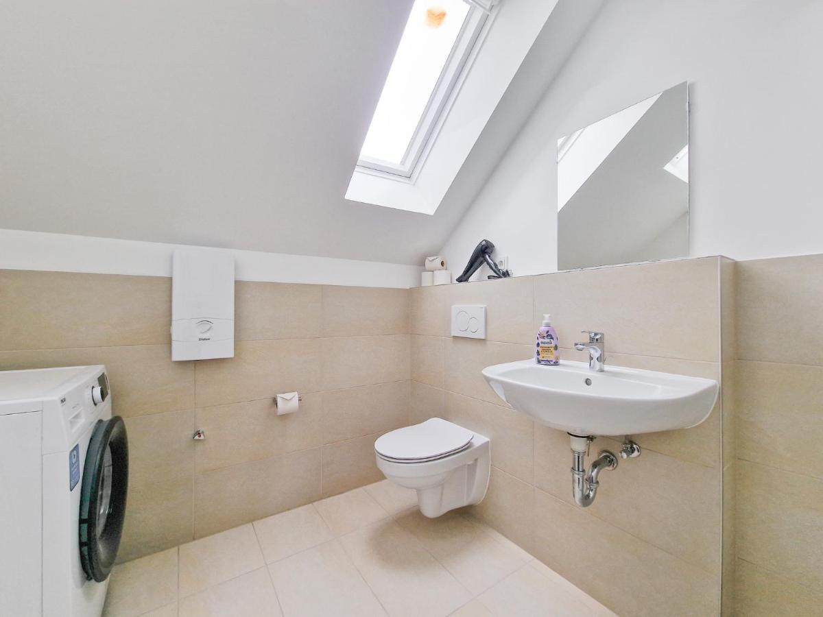Raj Living - 1 Or 3 Room Apartments - 20 Min Messe Dus And Old Town Dus Дюселдорф Екстериор снимка
